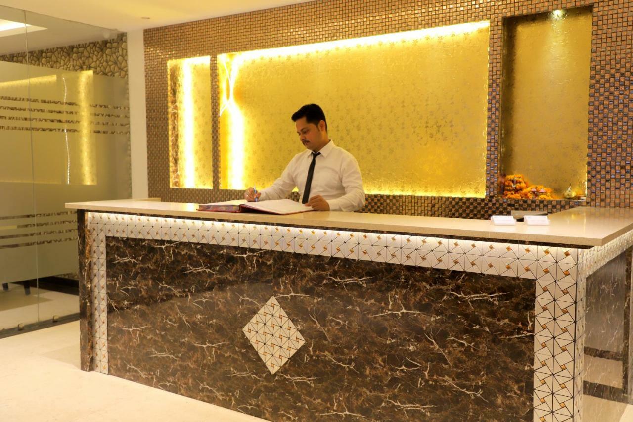 ניו דלהי Hotel The Vegas Delhi Airport- A Boutique Hotel מראה חיצוני תמונה