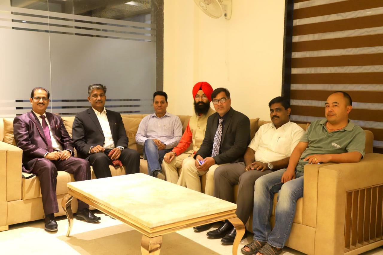 ניו דלהי Hotel The Vegas Delhi Airport- A Boutique Hotel מראה חיצוני תמונה