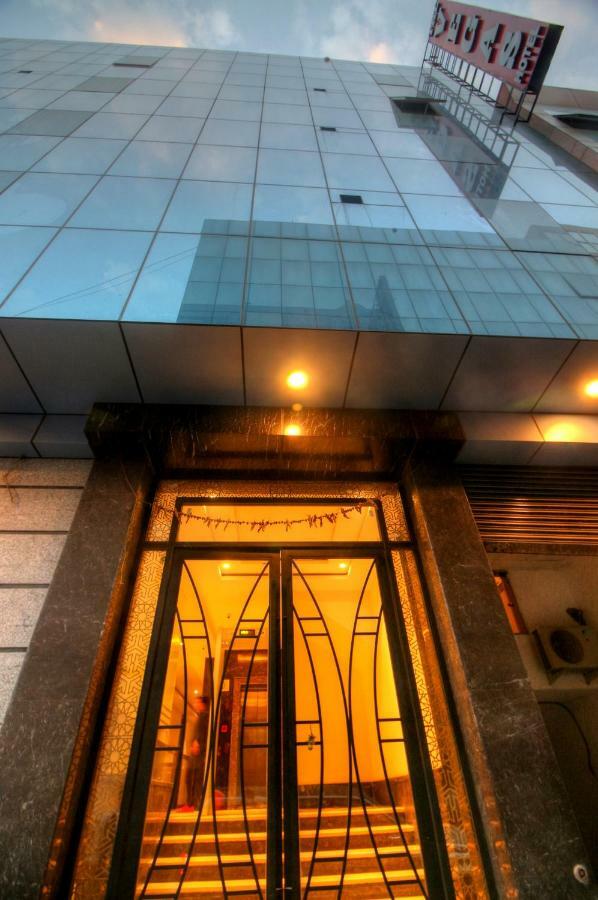 ניו דלהי Hotel The Vegas Delhi Airport- A Boutique Hotel מראה חיצוני תמונה