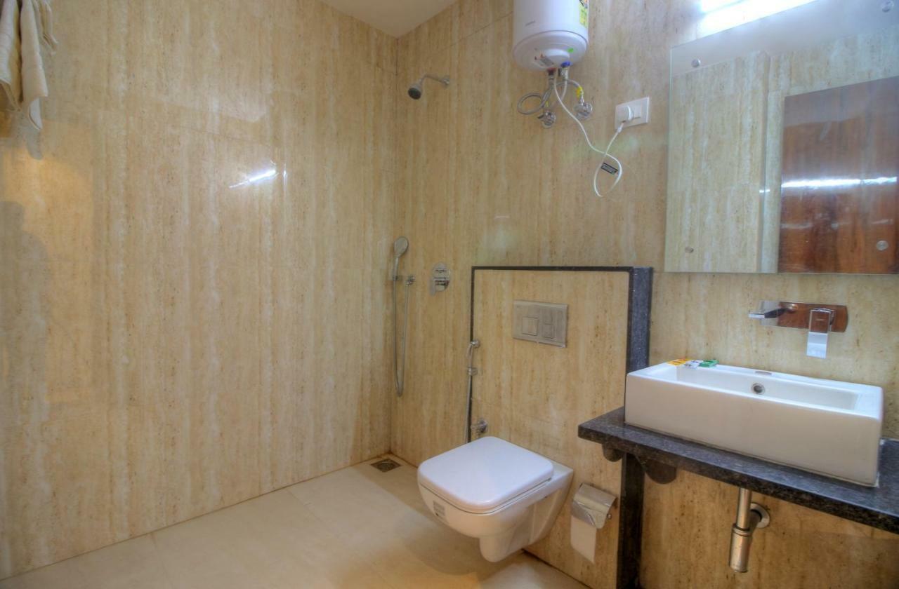 ניו דלהי Hotel The Vegas Delhi Airport- A Boutique Hotel מראה חיצוני תמונה