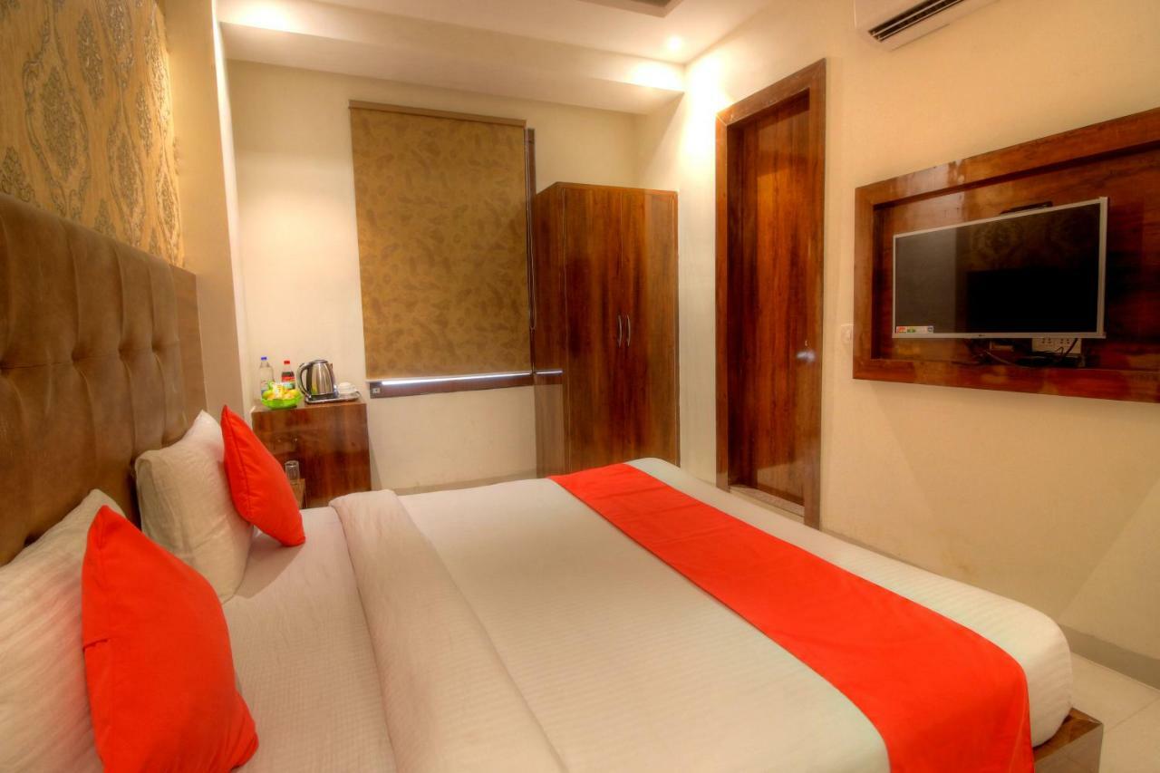ניו דלהי Hotel The Vegas Delhi Airport- A Boutique Hotel מראה חיצוני תמונה