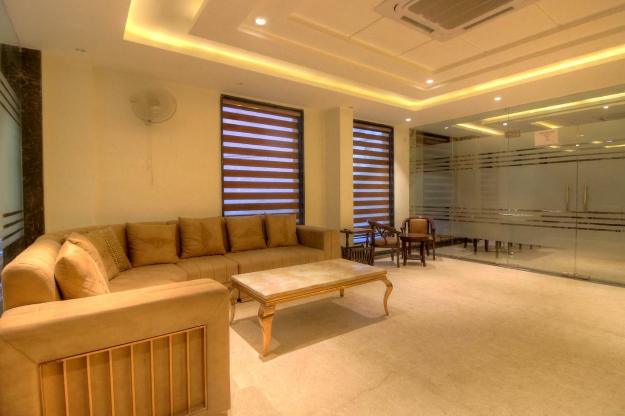 ניו דלהי Hotel The Vegas Delhi Airport- A Boutique Hotel מראה חיצוני תמונה