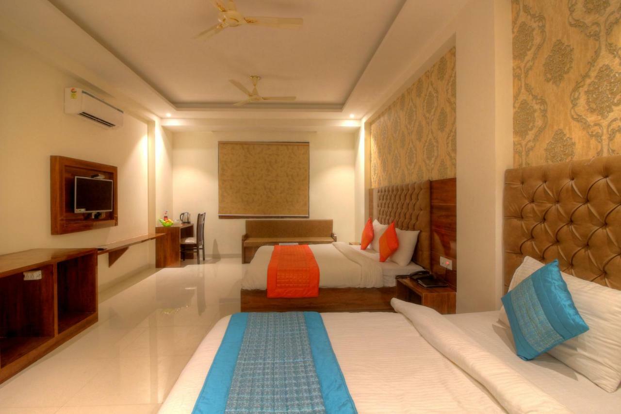 ניו דלהי Hotel The Vegas Delhi Airport- A Boutique Hotel מראה חיצוני תמונה