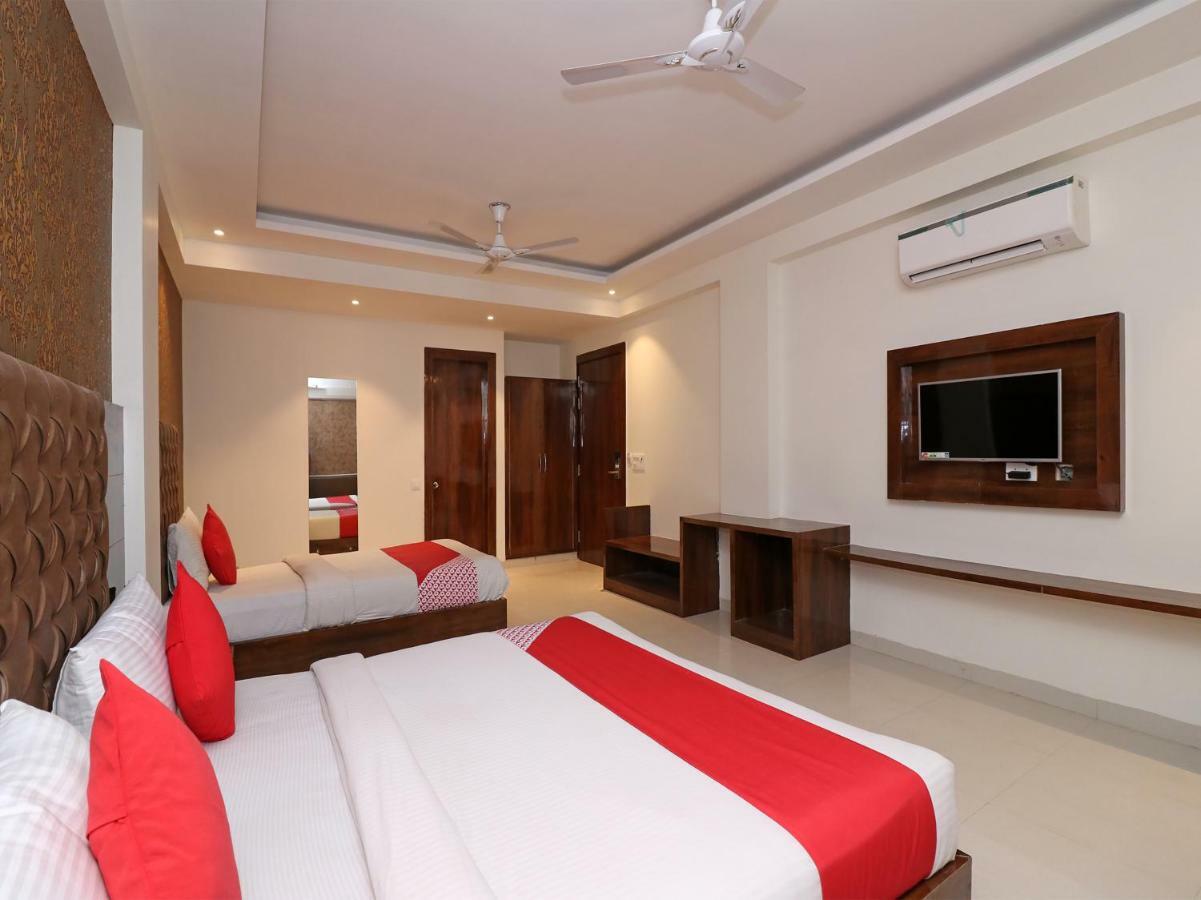 ניו דלהי Hotel The Vegas Delhi Airport- A Boutique Hotel מראה חיצוני תמונה