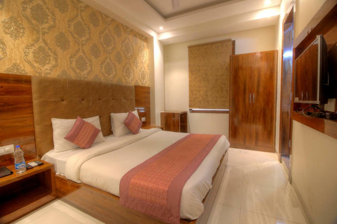 ניו דלהי Hotel The Vegas Delhi Airport- A Boutique Hotel מראה חיצוני תמונה