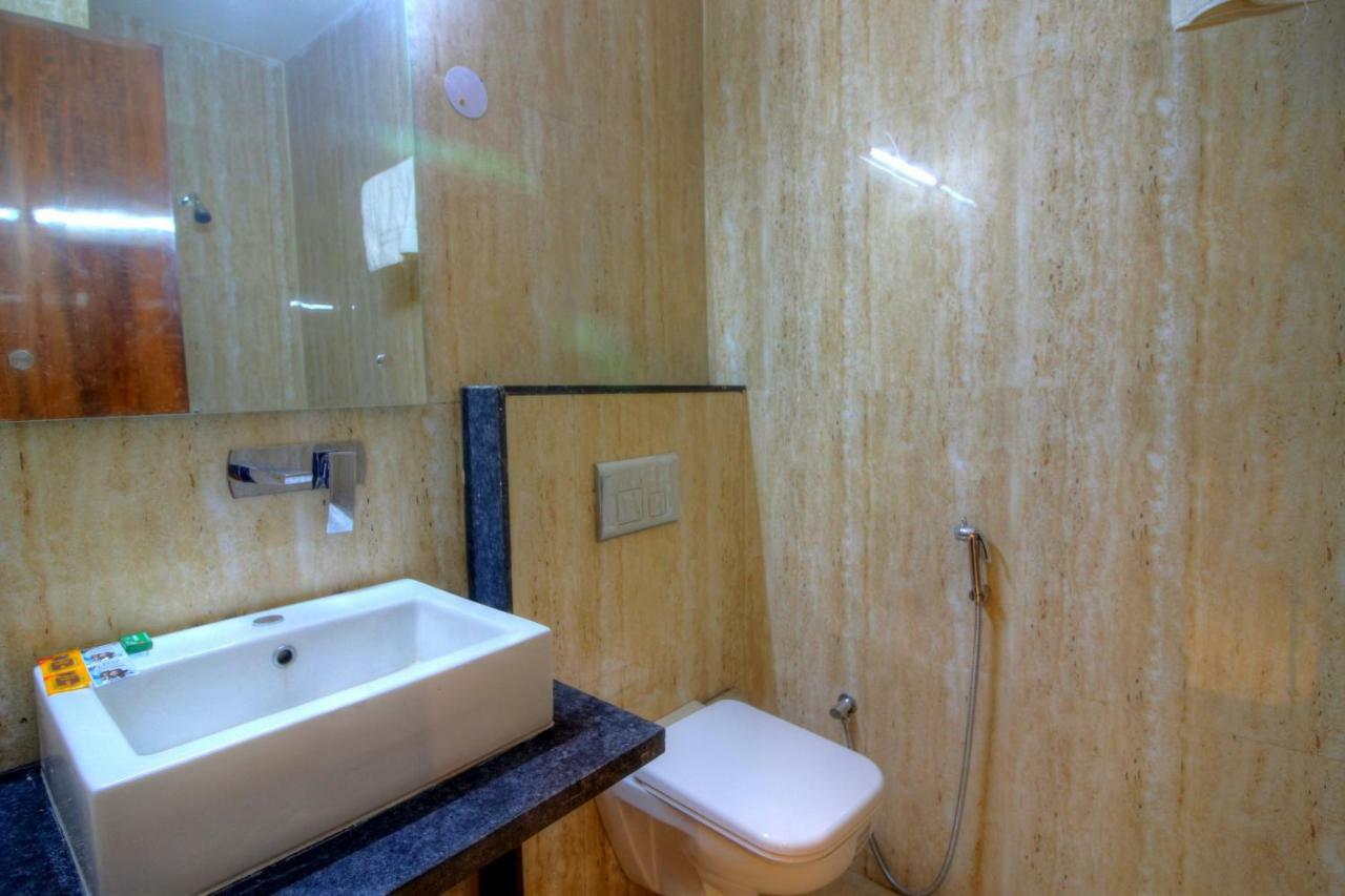 ניו דלהי Hotel The Vegas Delhi Airport- A Boutique Hotel מראה חיצוני תמונה