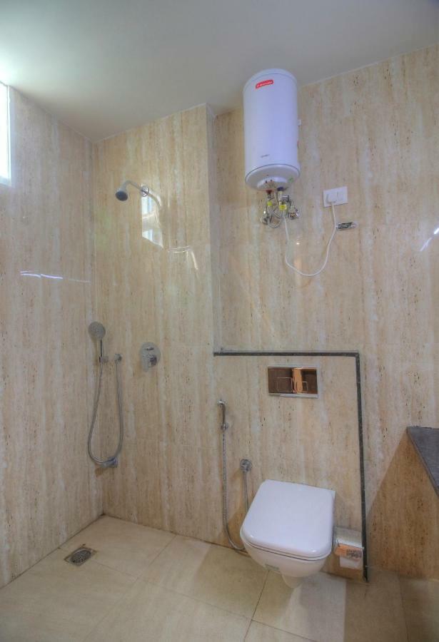 ניו דלהי Hotel The Vegas Delhi Airport- A Boutique Hotel מראה חיצוני תמונה