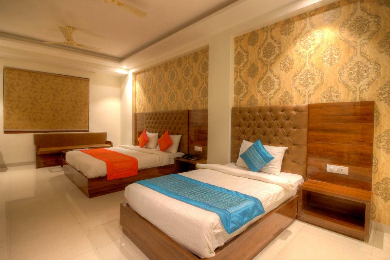 ניו דלהי Hotel The Vegas Delhi Airport- A Boutique Hotel מראה חיצוני תמונה