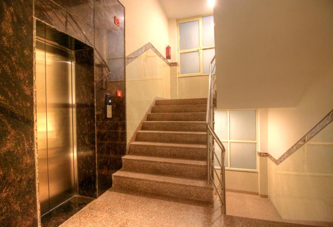 ניו דלהי Hotel The Vegas Delhi Airport- A Boutique Hotel מראה חיצוני תמונה